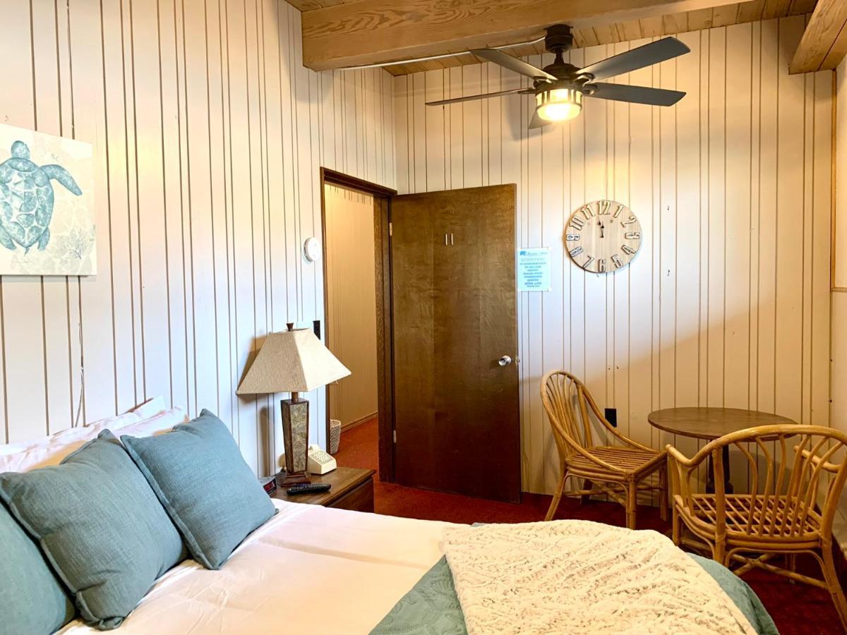 Breakers Boutique Inn ウェストポート エクステリア 写真