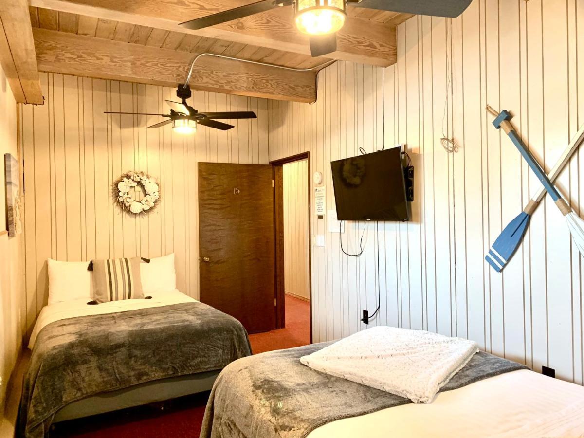 Breakers Boutique Inn ウェストポート エクステリア 写真