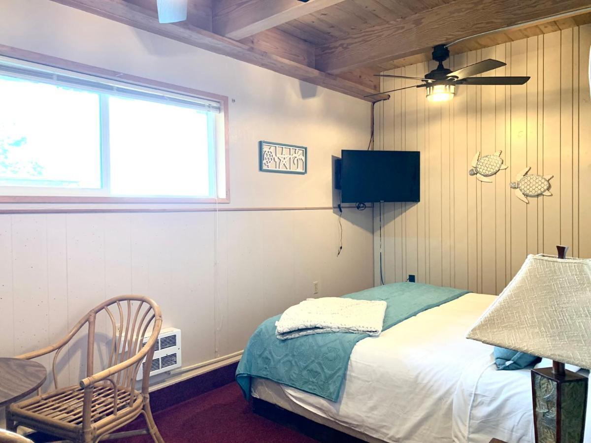 Breakers Boutique Inn ウェストポート エクステリア 写真