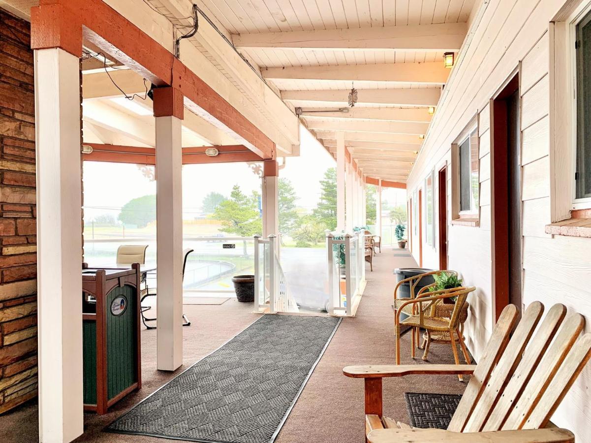 Breakers Boutique Inn ウェストポート エクステリア 写真