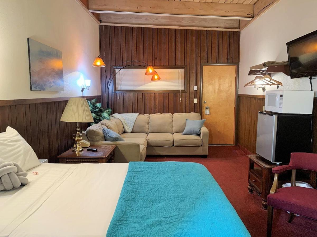 Breakers Boutique Inn ウェストポート エクステリア 写真